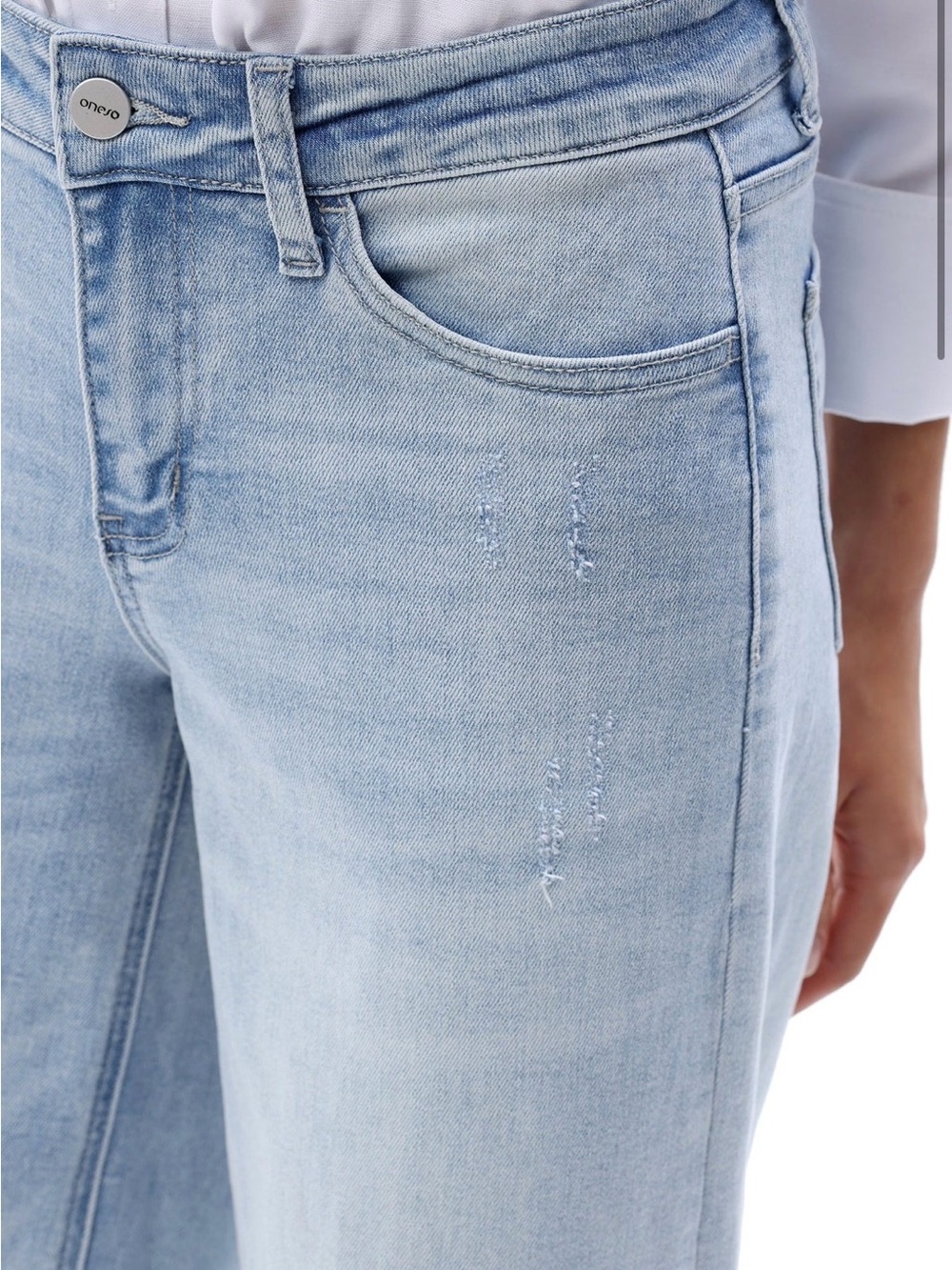 Oneso Mid Rise Wide Leg Jeans - Light Wash NWT 14W - Picture 3 of 15